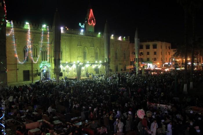 المصريون يحتفلون في ذكرى مولد الحسين - التجمّع كاملاً 