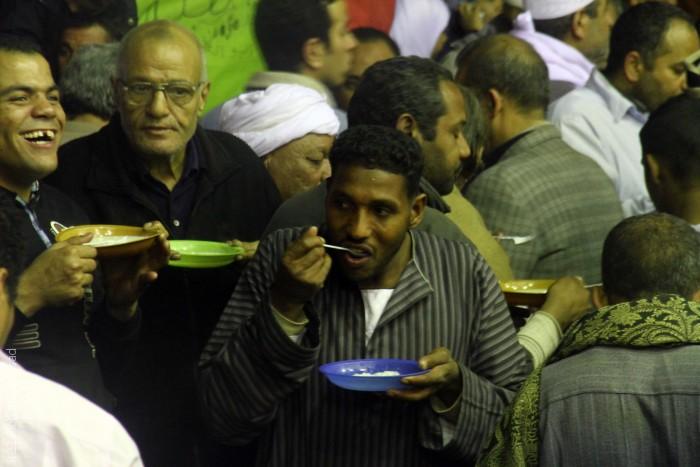المصريون يحتفلون في ذكرى مولد الحسين - مشاهد من الاحتفال