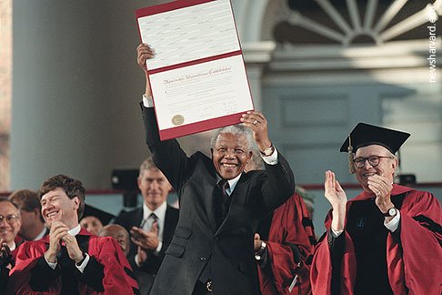 Mandela_Nelson_degree.jpg