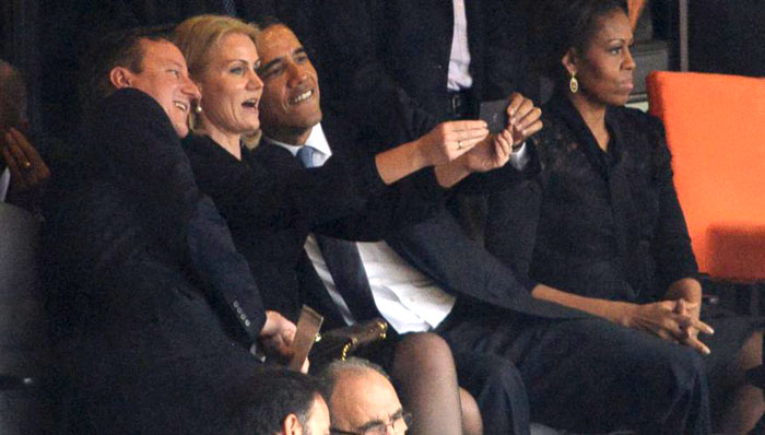صور السيلفي في عالم السياسة - السيلفي في عالم السياسيين - سيلفي أوباما 1