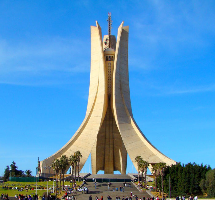 أماكن عليكم زيارتها في الجزائر العاصمة - مقام الشهيد