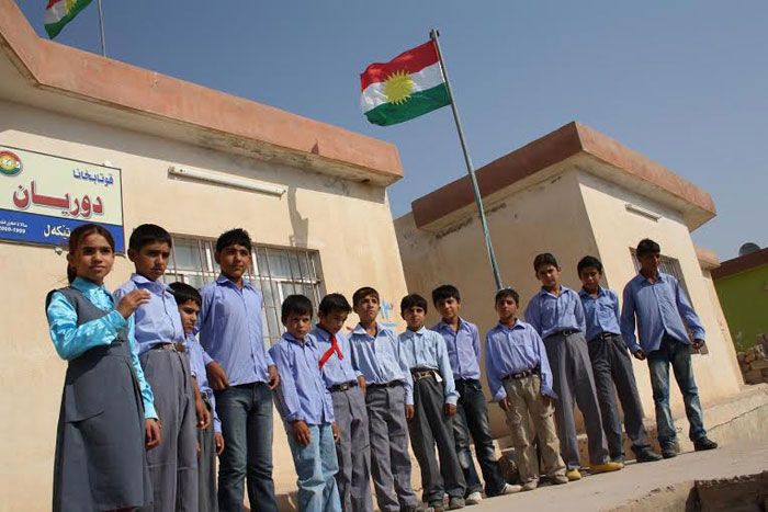 الغجر في كردستان .. غجر كردستان يتخلون عن حياة الترحال - أطفال-غجر-في-المدرسة-1