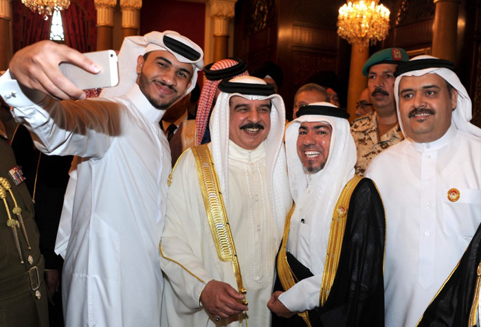 السياسيين العرب والسيلفي - حمد بن عيسى آل خليفة