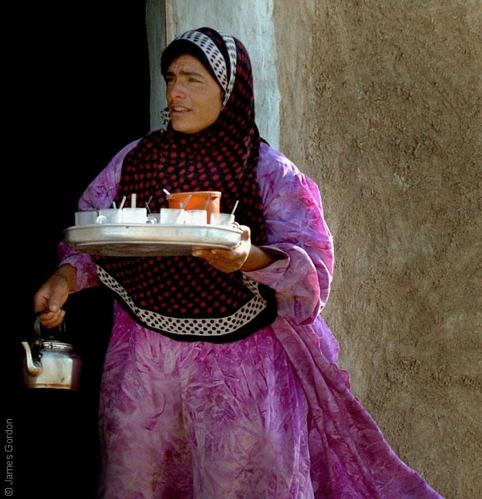 Yezidi_woman_in_a_village_near_the_Sinjar_Mountain_Range_James-Gordon-